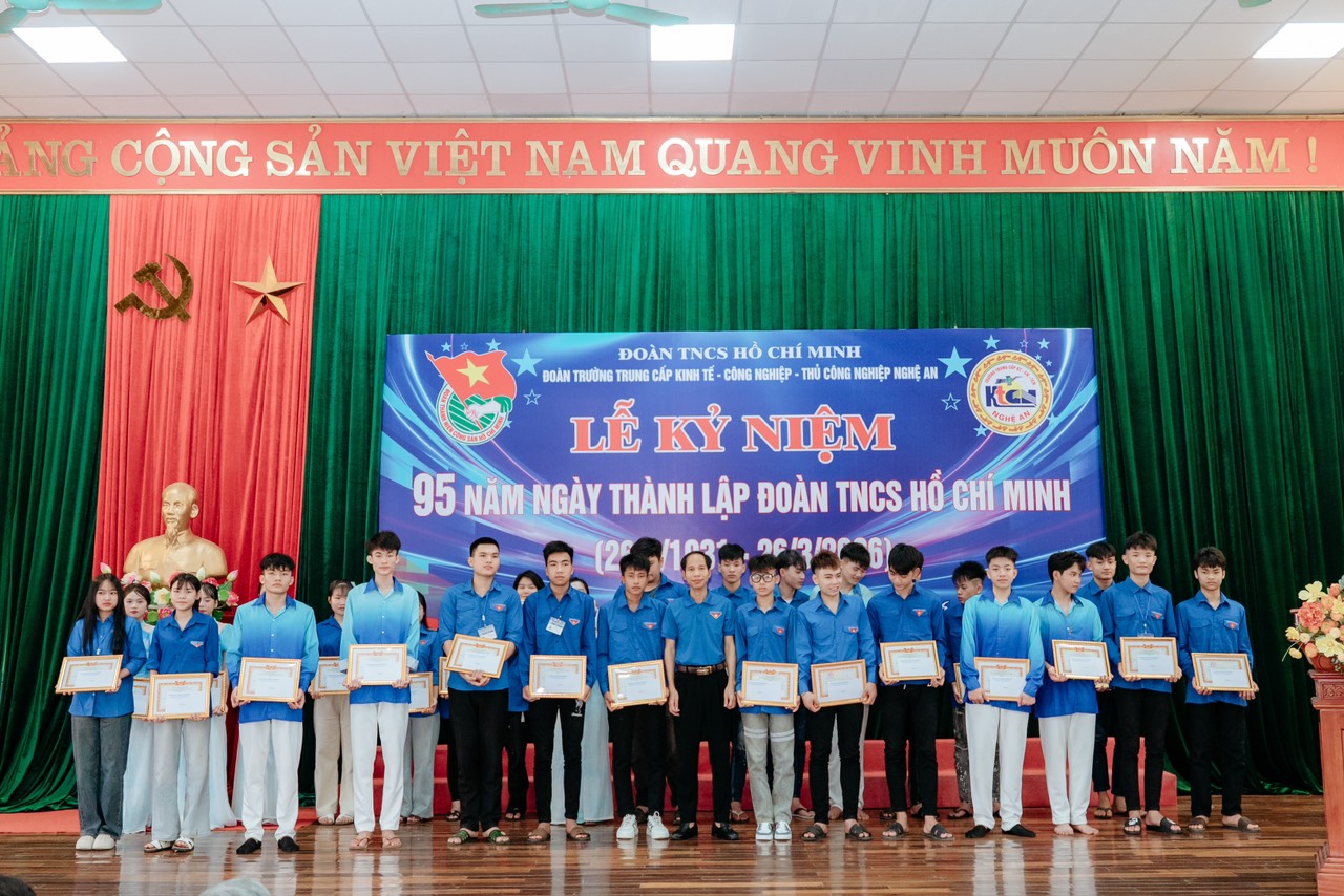 z7665470553574 d17c3e32f3a40ac3bfe5dece5c188f3d